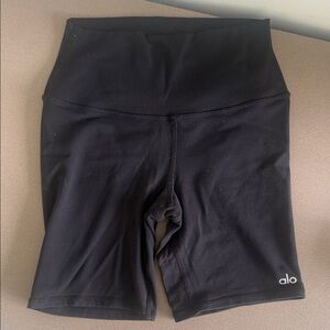ALO Yoga Women's Black Bike Shorts